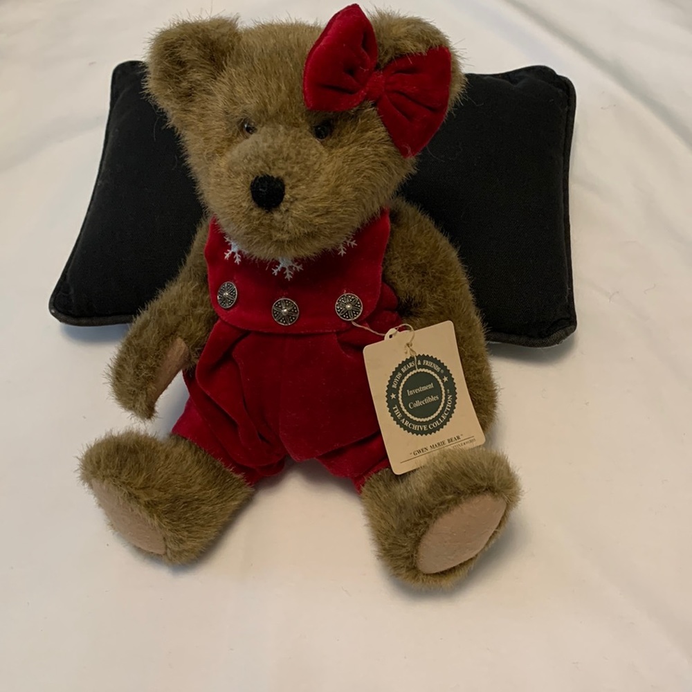 Boys bear Gwen Marie Bear